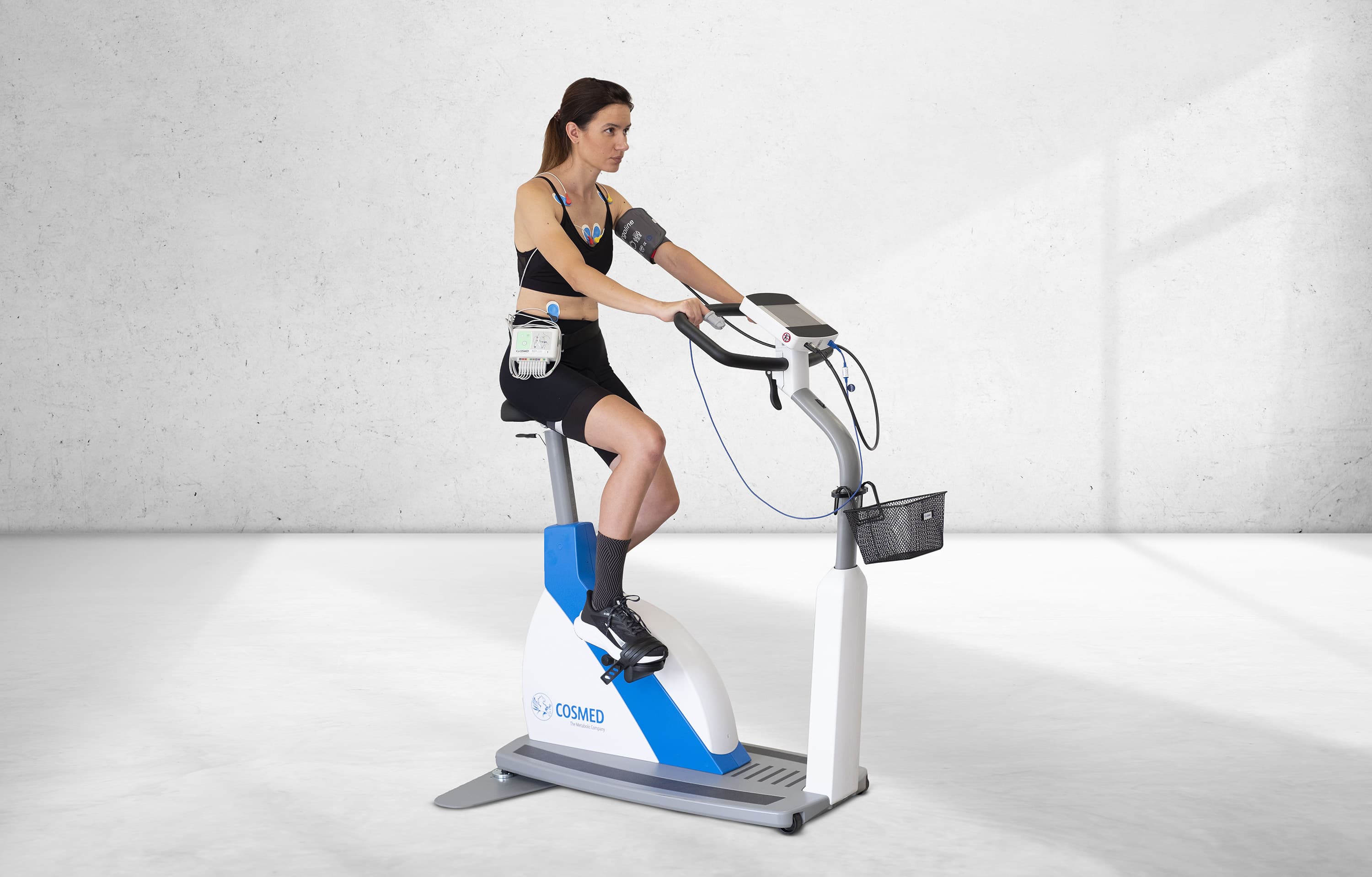 Cicloergometro con test ECG e misurazione della pressione durante uno sforzo